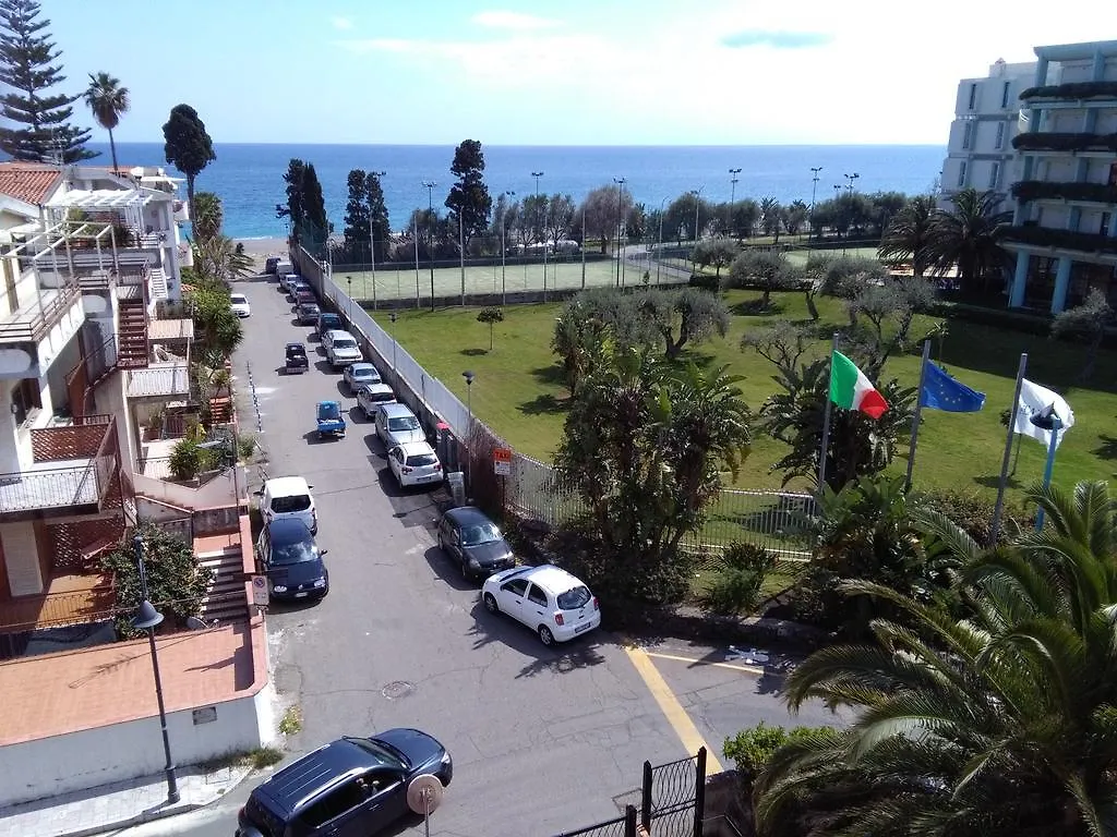Holiday Home Recanati Giardini Naxos Appartamento