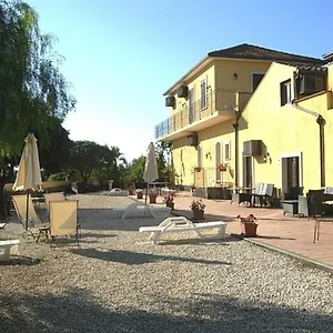 Oasi Del Fiumefreddo Farmház